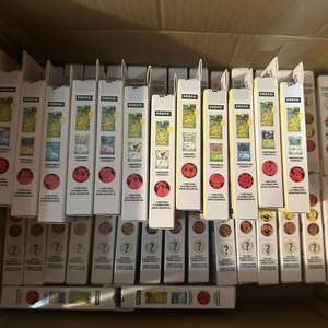 Nouvelle arrivée Original Pokemoned Collect 151 ensembles de pièces de collection Pokemoned TCG Pokemoned <span class=keywords><strong>Booster</strong></span> Box Rare <span class=keywords><strong>Gold</strong></span> cartes à collectionner - Product Image 3