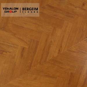 Revêtement de sol <span class=keywords><strong>stratifié</strong></span> de <span class=keywords><strong>parquet</strong></span> à chevrons en bois d'ingénierie <span class=keywords><strong>Chevron</strong></span> de style moderne de 12mm pour sols de salon - Product Image 2