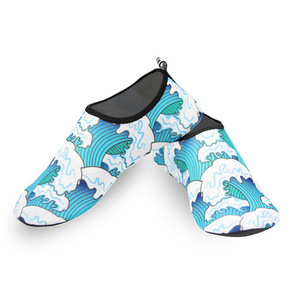 Enfants Adultes Chaussures d'eau antidérapantes Chaussettes de plage Aqua pieds nus à séchage rapide Conception <span class=keywords><strong>antidérapante</strong></span> pour <span class=keywords><strong>piscine</strong></span> Rivière Nautisme Surf High Crew - Product Image 3