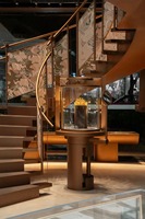 Guangdong Foshan Villa de luxe Maison Escalier flottant en colimaçon Conception Garde-corps en bois personnalisé pour escaliers