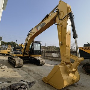 รถขุด CAT 320D2 มือสองราคาถูก ชั่วโมงการทำงานต่ำ สภาพดี มีสินค้าในสต็อก - Product Image 2