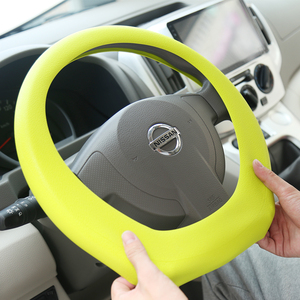 Cubierta protectora para <span class=keywords><strong>volante</strong></span> de coche antideslizante impermeable de silicona de tamaño Universal precio de fábrica al por mayor - Product Image 2