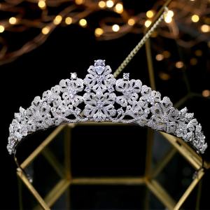 Diadèmes scintillants en zircon cubique blanc, couronnes élégantes, accessoires de cheveux floraux pour mariage, bijoux cadeaux pour mariées et demoiselles <span class=keywords><strong>d</strong></span>'<span class=keywords><strong>honneur</strong></span> - Product Image 1