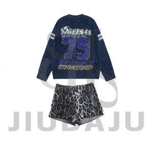 Pantalones cortos de leopardo con lentejuelas, conjuntos de 2 piezas, suéter con patrón de letras para mujer + Pantalones cortos a juego, ropa de calle 2025 Y2K - Product Image 3