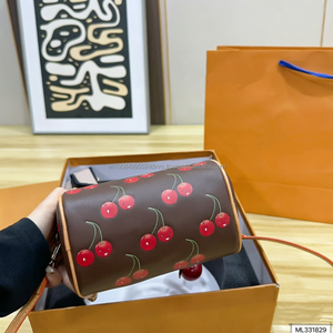 Juego de 4 Bolsos de Mano de Poliéster Impermeables de Lujo con Estampado de Cerezas, Diseño Clásico Vintage de París, Gran Venta - Product Image 4