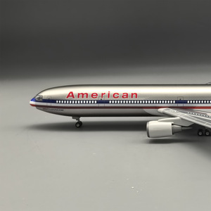 Mô hình máy bay MD-11 American Airlines tỷ lệ 1/130, chất liệu nhựa resin, <span class=keywords><strong>c</strong></span>ó đèn LED & chân đáp, kích thướ<span class=keywords><strong>c</strong></span> 47cm, dùng để trưng bày. - Product Image 6