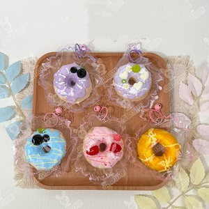 Jouet alimentaire réaliste mignon et souple à presser, série donuts, anti-stress, à récupération lente - Product Image 3
