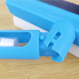 Nettoyeur de <span class=keywords><strong>vitres</strong></span> multifonctionnel 3-en-1 avec éponge double face et pulvérisateur <span class=keywords><strong>pour</strong></span> pare-brise de voiture - Product Image 3