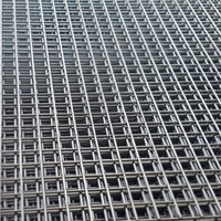 Panneaux de grillage soudé en acier galvanisé durable pour clôtures agricoles et cages à oiseaux, avec services de découpe et de pliage sur mesure