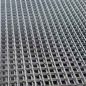 Hete Aanbieding Gegalvaniseerd Staal Gelast Draadgaas Paneel Aanpasbare Maat Vogelkooi Boerderijhekwerk met Snij- & Buigdiensten China - Product Image 6