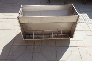 معلف خنازير مزدوج الجوانب عالي الجودة مصنوع من الفولاذ المقاوم للصدأ - Product Image 4