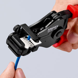 Pince à dénuder isolée KNIPEX 12 21 180 EAN avec lames recouvertes de plastique noir 180 mm - Product Image 2