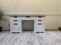 Bureau de direction de ferme avec tiroirs, bureau en bois avec station de charge, plateau à clavier, tiroir à dossiers, armoire de rangement