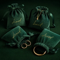 Pochette personnalisée en suède avec cordon de serrage, sac à bijoux en microfibre douce avec logo imprimé pour l'emballage de bagues et de boucles d'oreilles