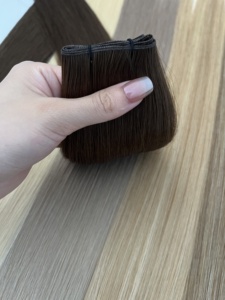 Extensiones de Cabello Humano Virgen Ruso Ombre Piano Genius Weft con Raíces Oscuras y Degradado Rubio para Salones de Belleza - Product Image 3
