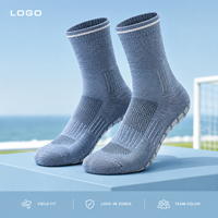 Chaussettes de football anti-humidité à grip, bleu poudré, coupe mi-mollet, ajustement sûr sur le terrain, pour crampons fins, OEM, marque privée, échantillonnage en vrac, emballage