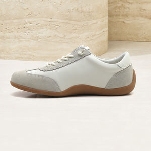 Chickita Bestseller <span class=keywords><strong>Sneakers</strong></span> da <span class=keywords><strong>Donna</strong></span> in Pelle di Vacchetta con Punta Affusolata Colore <span class=keywords><strong>Beige</strong></span> Motivo Patchwork Chiusura con Fascia Elastica Traforata - Product Image 2