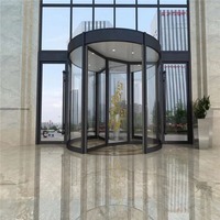 Porte tournante automatique à trois ailes, verre incurvé, acier inoxydable, grande capacité, entrée commerciale, hôtel, complexe hôtelier, diamètre personnalisé