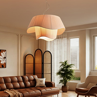 Lustre suspendu LED en tissu plissé superposé Ethereal Bloom, lampe à pétales ondulés, décoration organique moderne pour salle à manger
