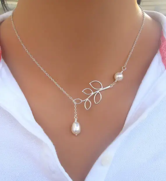 Collana di perle di foglie di colore argento all'ingrosso a buon mercato per le donne gioielli con ciondolo a goccia d'acqua di perle simulate