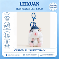 Porte-clés en peluche cochon d'Inde mignon, en fausse fourrure moelleuse blanc-gris, style hamster, avec casquette en jean bleu, mousqueton à ressort, pour sac à dos
