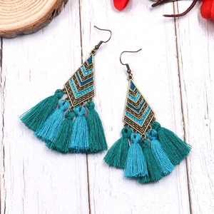 Boucles d'oreilles pendantes bohèmes à pompons en alliage plaqué bronze antique pour femme, bijoux de mode pour soirée - Product Image 1
