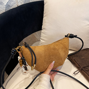 WT0107 Bolso Versátil para Mujer 2025 - Elegante Bolso Bandolera Cuadrado con Textura de Croissant - Product Image 1