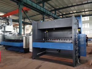 Pressa Piegatrice Idraulica CNC 250T con Morsetto Rapido per Lamiera d'Acciaio con Controller DA53T - Product Image 4