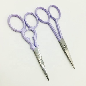 Logotipo personalizado Nuevas tijeras de belleza para el cuidado de las uñas Tijera para cutículas de manicura de acero inoxidable con hoja curva recta afilada - Product Image 1