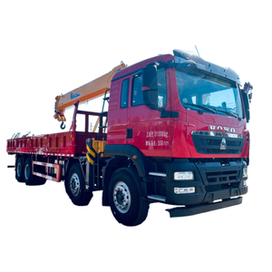 La grue montée sur camion Sinotruk HOWO 8x4 a une direction sensible et peut facilement grimper les collines. - Product Image 1