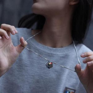 Collar Mathemagic Unisex Original Personalizado, Colgante Cúbico Arcoíris de Acero Titanio, Joyería Moderna de Estilo Hip Hop para Fiestas, Regalo Informal - Product Image 3