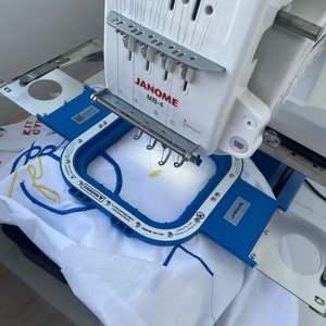 Máquina <span class=keywords><strong>Ricoma</strong></span> EM1010, gran oferta, aro de bordado magnético Mighty Hoop para máquina de bordado <span class=keywords><strong>Ricoma</strong></span> <span class=keywords><strong>EM</strong></span> <span class=keywords><strong>1010</strong></span> - Product Image 1