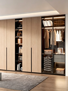 Armoire sur mesure élégante en bois naturel pour chambre à coucher, meuble de rangement en bois massif pour appartement et maison - Product Image 4