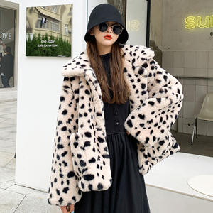 Giacca di pelliccia di coniglio di pelliccia di visone corto all'ingrosso invernale giacca di pelliccia di moda da donna con risvolto caldo con <span class=keywords><strong>tasche</strong></span> in pelliccia di volpe sintetica - Product Image 3