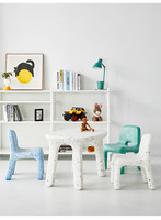 Table et chaise en plastique recyclé blanc