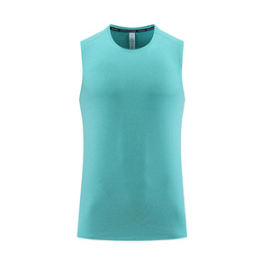 Découvrez une liberté de mouvement ultime avec ces gilets d'entraînement légers pour hommes, idéaux pour les exercices de haute intensité - Product Image 3