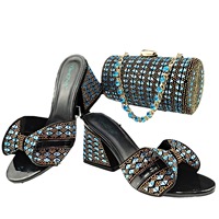 Ensemble tendance été 2025 : Chaussures et sacs assortis bleus élégants italiens pour femme – Sandales à talons hauts avec sac cylindrique orné de strass – Robes de bal 2025