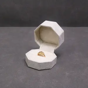 新款上市高品质独特设计八角形天鹅绒材料戒指盒珠宝包装盒