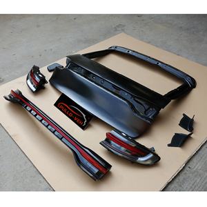 Pièces de rechange automobiles pour porte arrière Porte de coffre et feux arrière pour Porsche pour Macan 2014-2017 modèle arrière 2020 modifié - Product Image 2