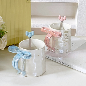 <span class=keywords><strong>Tazza</strong></span> di ceramica con fiocco tridimensionale sensazione avanzata ragazza carina <span class=keywords><strong>tazza</strong></span> da caffè squisita con luce di lusso creatività uso domestico - Product Image 2