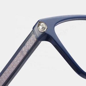 アセテート製の猫目メガネ、ISO9001認証取得、ファッショナブルなダイヤモンド装飾デザイン、レジャー旅行やライフスタイルに最適 - Product Image 4