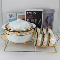 Ensemble de cuisinière de cuisine dorée avec four en céramique pour micro-ondes et casseroles à soupe et bouillon, bols et support inclus