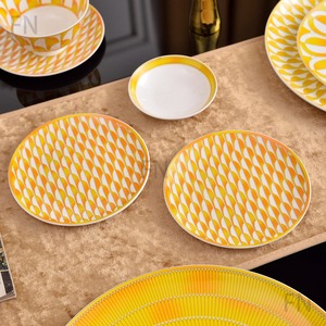 Juego de vajilla de 41 piezas de platos de cerámica clásicos amarillos de lujo de estilo europeo de Venta caliente - Product Image 5