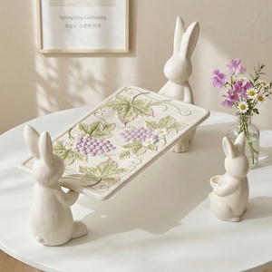 DM1361 Moule en silicone pour support de lapin, pour projets DIY en plâtre, avec motifs décoratifs de petit lapin, fraise et raisin, pour la fabrication de plateaux en ciment, idéal pour la décoration de Pâques - Product Image 3