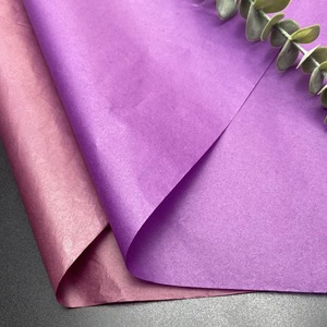 Papel de seda delgado, translúcido y de colores para envolver regalos en capas, decoración de escaparates y forro de ramos florales. - Product Image 4