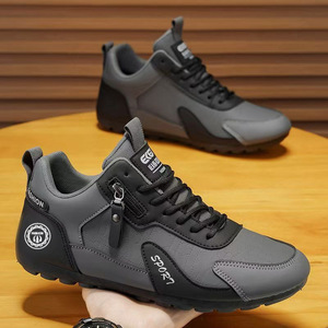 Scarpe Sportive Invernali da Uomo, Casual e Giovanili, Tomaia in PU Impermeabile, Suola Morbida Piatta con Chiusura a Lacci - Product Image 4