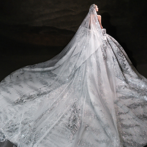 Robe de mariée moderne et époustouflante LSHT124, avec décolleté en V, appliques de cristaux lourdement perlées, broderies et traîne chapelle, longueur ras du sol - Product Image 3