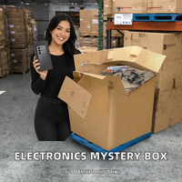 Grandes palettes de boîtes mystères avancées pour la liquidation d'électronique : téléphones, tablettes, batteries externes, appareils intelligents (5 à 10 articles) – Rentables