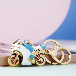 Vente en gros de <span class=keywords><strong>porte</strong></span>-clés mousqueton en métal de haute qualité émaillé 3D pour motos et voitures - Product Image 4