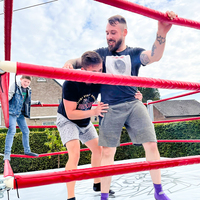 MMA ONEMAX Sparring WWE Wrestling Ring Anneau personnalisé robuste et facile à assembler dans le centre de fitness du club de combat pour la compétition d'entraînement